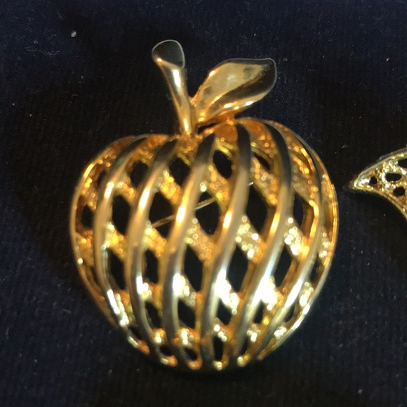 Beautiful gold tone brooch pin lot - Picture 2 of 6